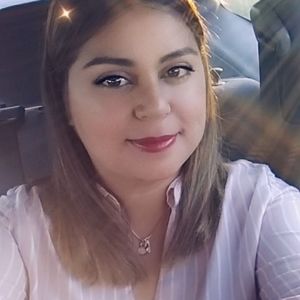 Meet your Posher, Adriana